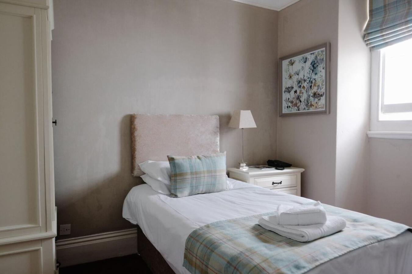 Court Colman Manor Guest House Bridgend  Ngoại thất bức ảnh